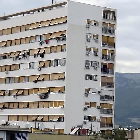 5 Apartment Split